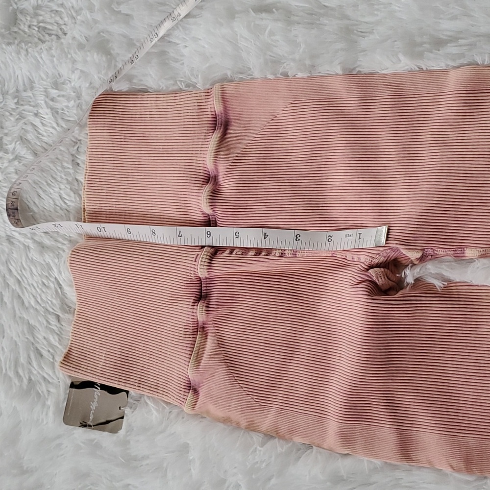 10. Free People Ultra High-Rise 7/8 Happiness Runs Leggings Soft Pink - Picture 9 of 13